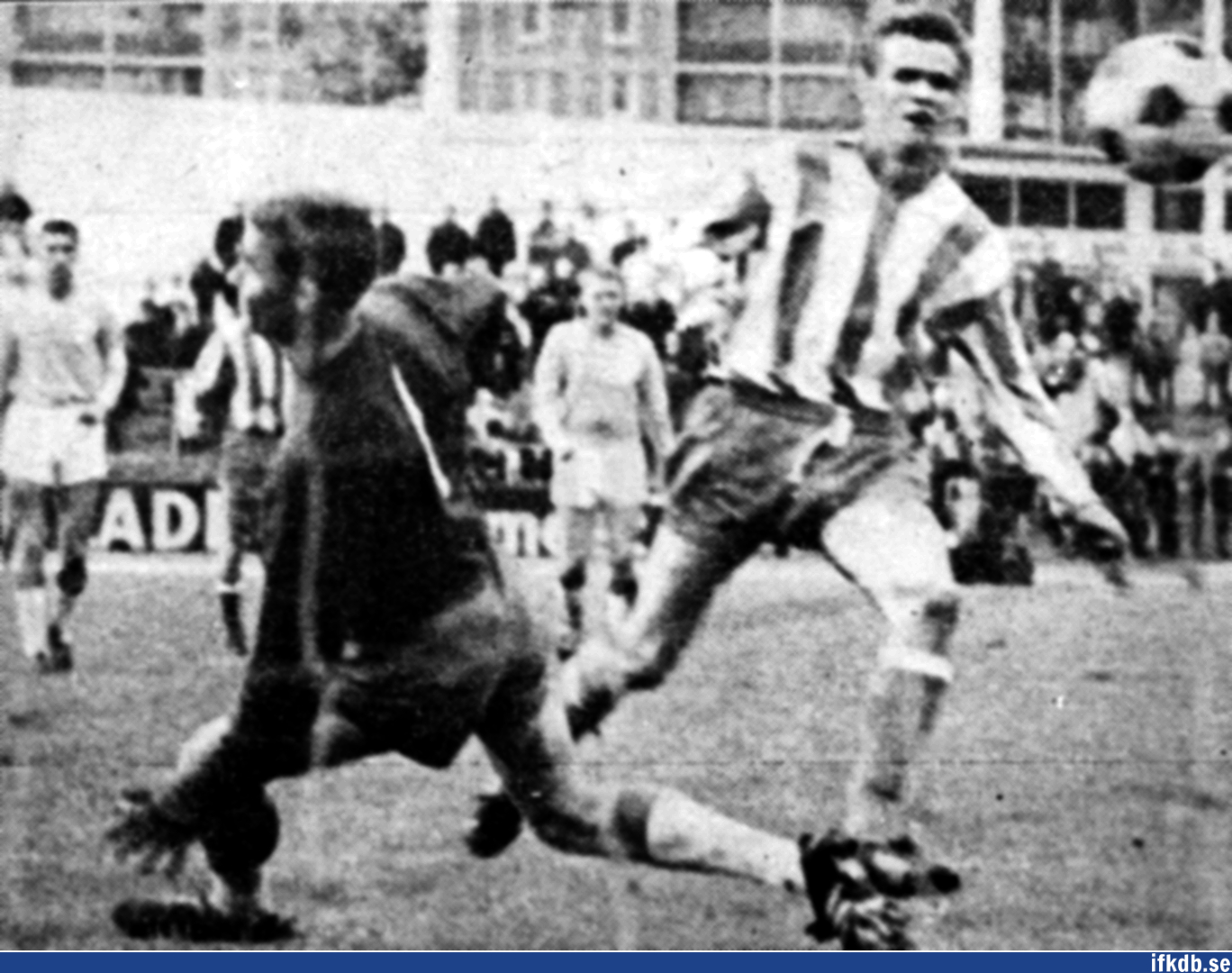 Håkan Eklund har grundlurat Malmös målvakt Nisse Hult.