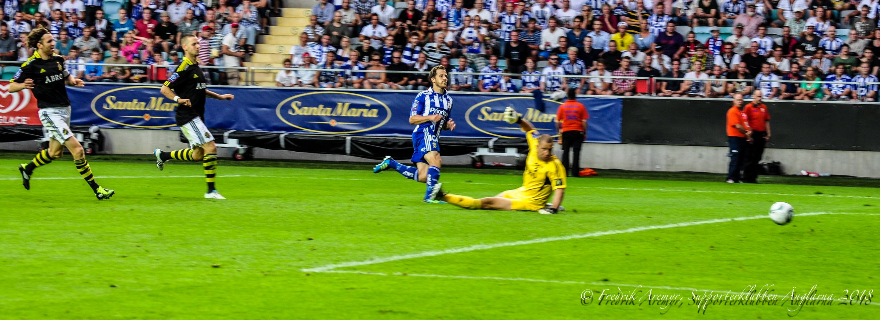Tobias Hysén gör mål.