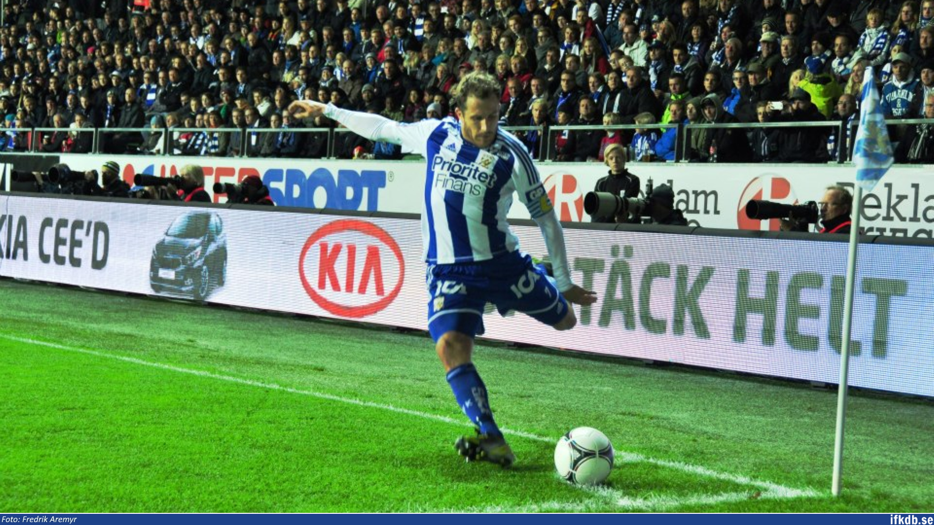 Tobias Hysén slår en hörna.