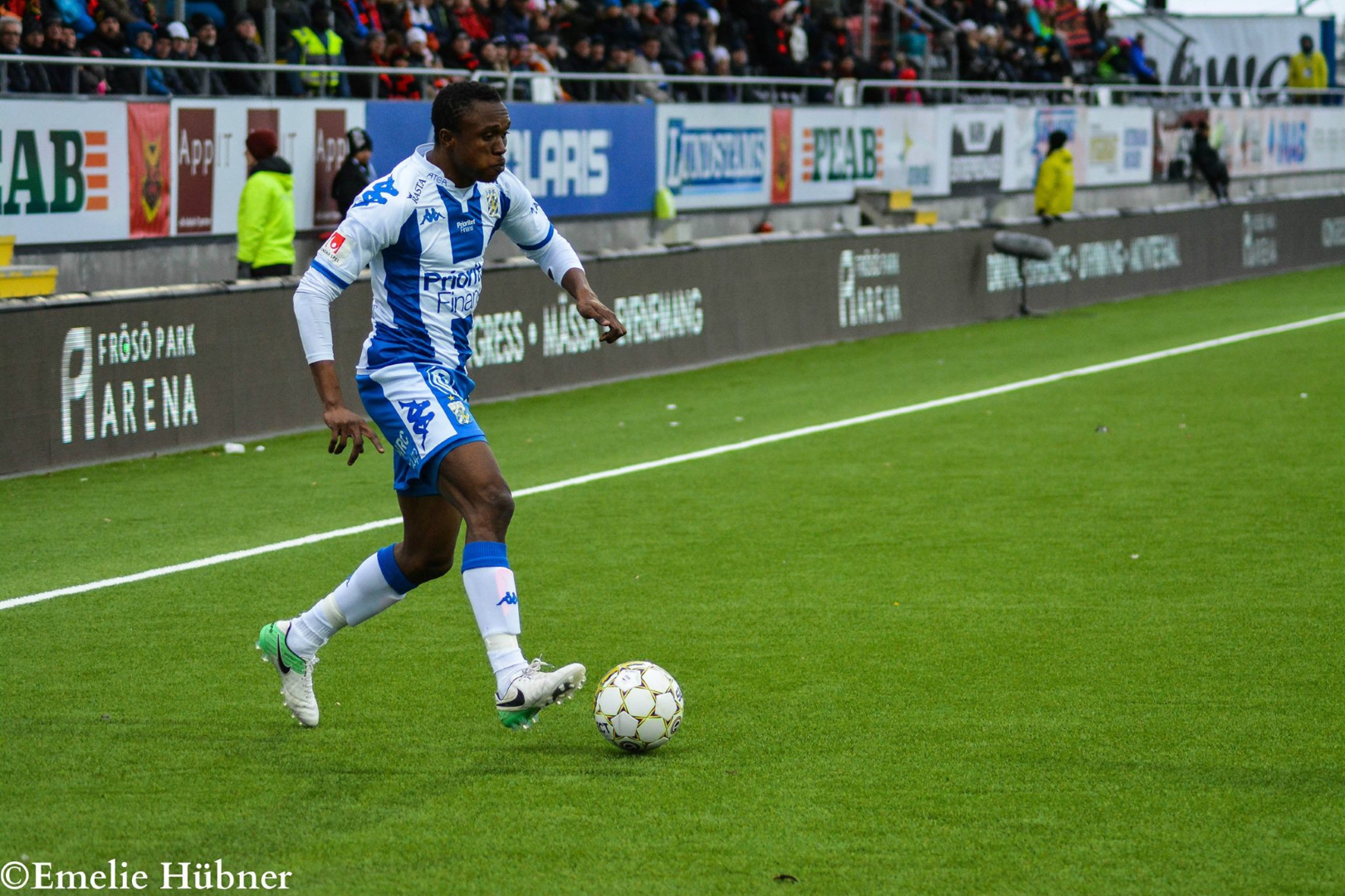 Lawson Sabah med bollen.