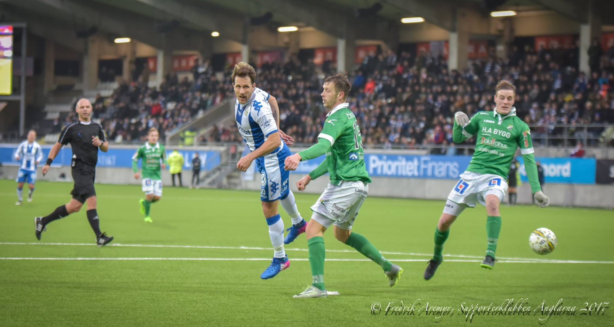 Tobias Hysén nickar.