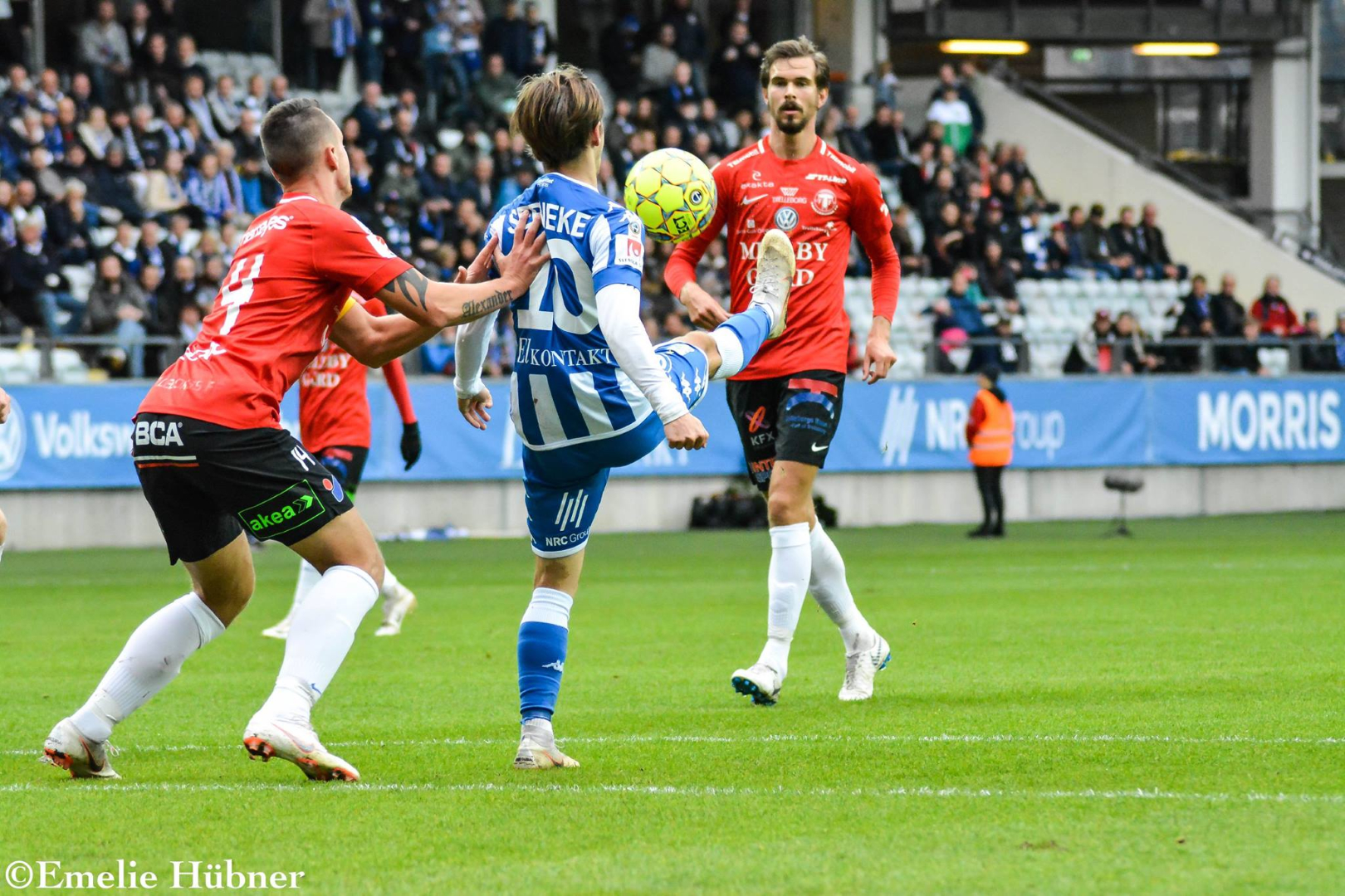 Patrik Karlsson Lagemyr under hård bevakning.