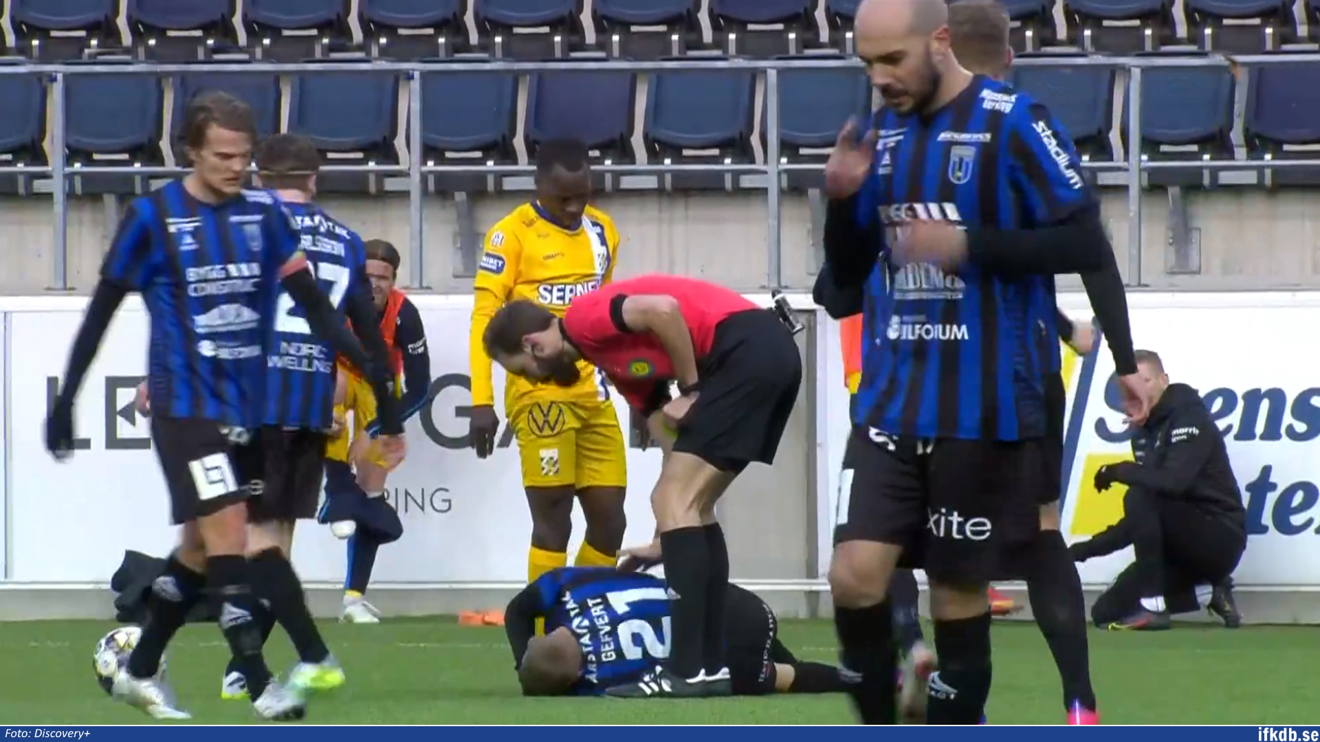 Alhassan Yusuf varnas efter en duell.