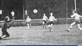"Esse Österman - längst t h - missar ullevimatchens fetaste målchans genom att skjuta en målvaktsretur högt över Elfsborgs mål" (GP)