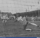 "Torbjörn Nilsson har här chans att ge IFK Göteborg ledningen med 3–2 mot ÖIS i går. Straffsparken räddades av Yngve Källqvist och slutresultatet blev 4–2." (Arbetet Västsvenska Editionen, 1975-03-24)