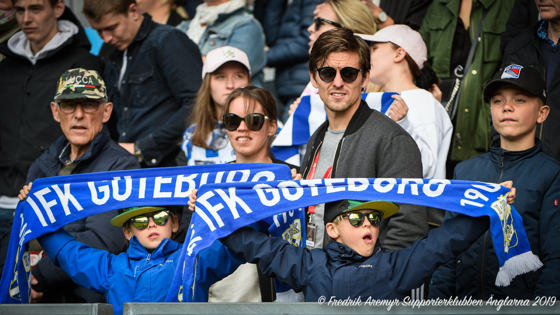 Lasse Vibe på läktaren i samband med hemmamatchen mot Örebro 2019.
