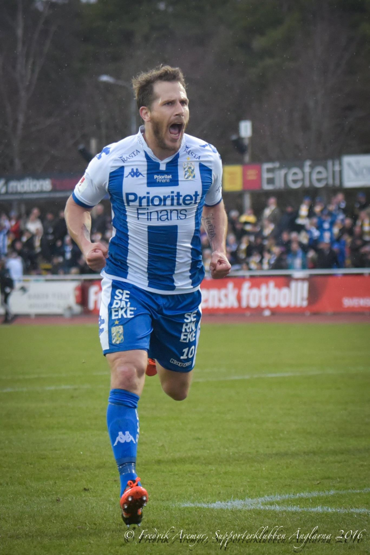 Tobias Hysén i samband med bortamatchen mot Falkenbergs FF 2016.