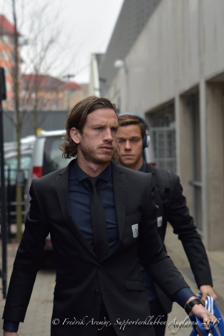 Gustav Svensson och Mads Albæk i samband med hemmamatchen mot Kalmar FF 2015.