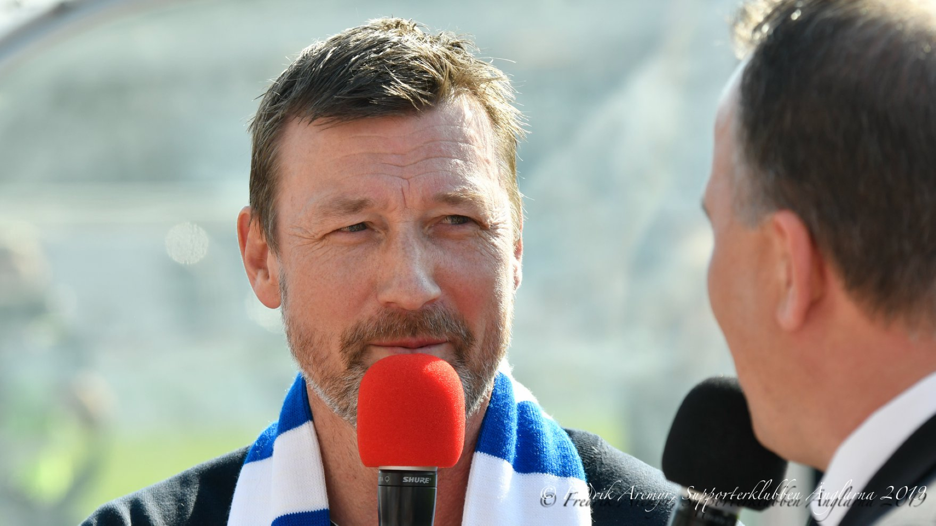 Stefan Landberg intervjuas av speaker Mikael Johansson i samband med hemmamatchen mot Elfsborg 2019.