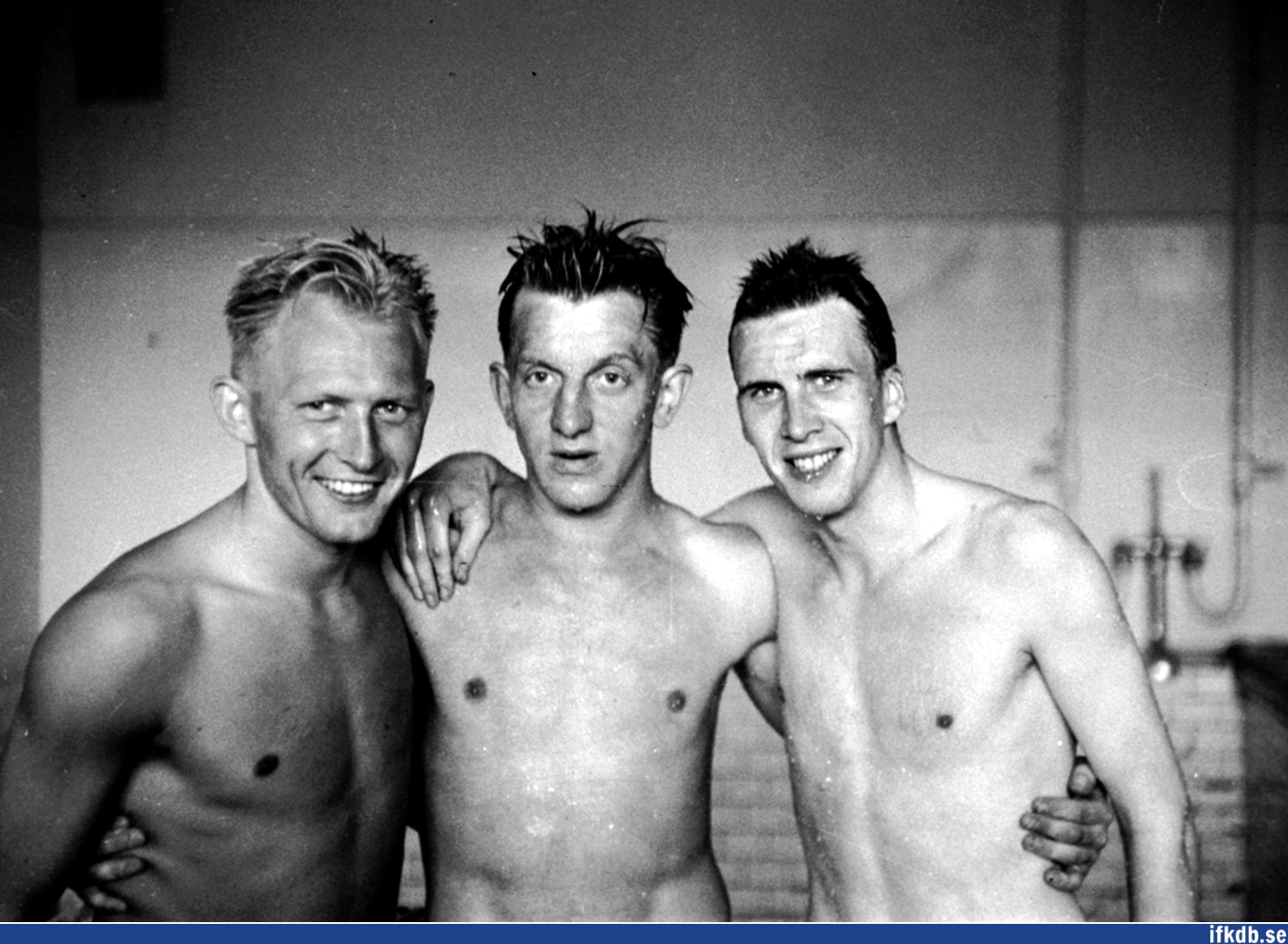 I duschen efter hemmamatchen mot IFK Norrköping 1958: Fölet Berndtsson, Bebben och Ralf Nyberg.